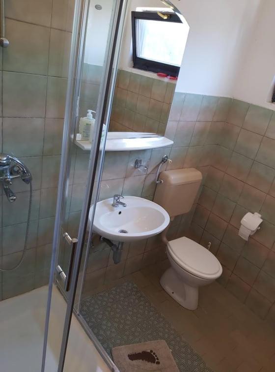 Apartmani Svitlana Sukosan Exterior photo