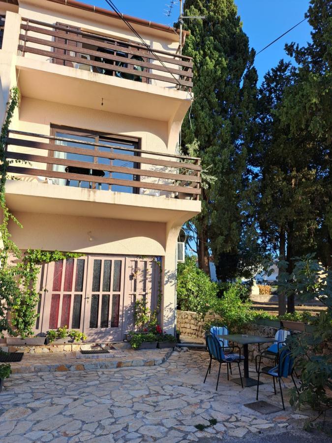 Apartmani Svitlana Sukosan Exterior photo