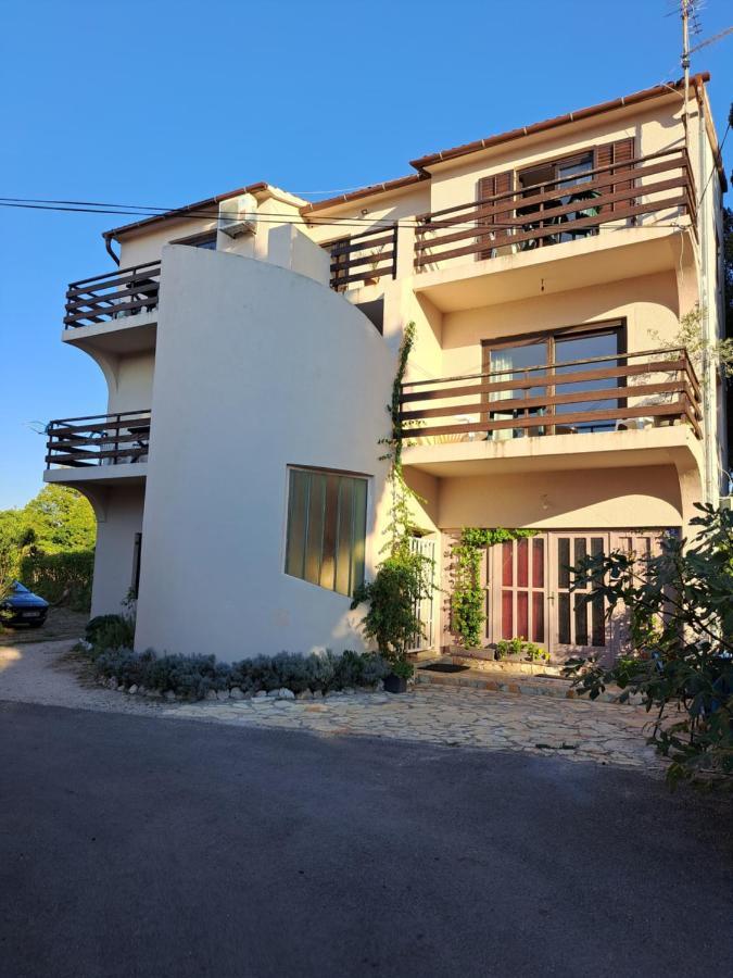 Apartmani Svitlana Sukosan Exterior photo