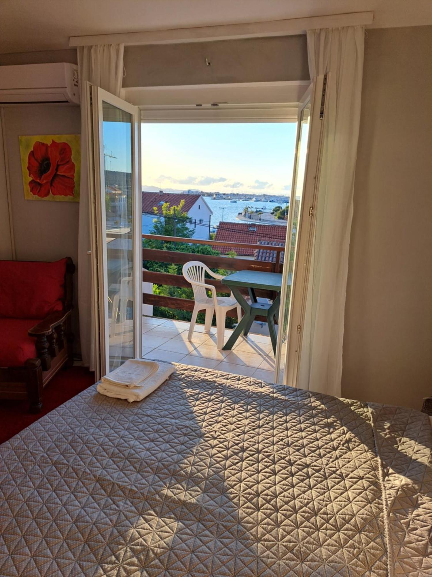 Apartmani Svitlana Sukosan Exterior photo